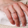 Ring solitaire geel goud met roze saffier en diamant